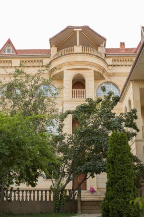Villa close to city center